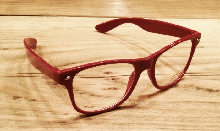 red glasses photo 1