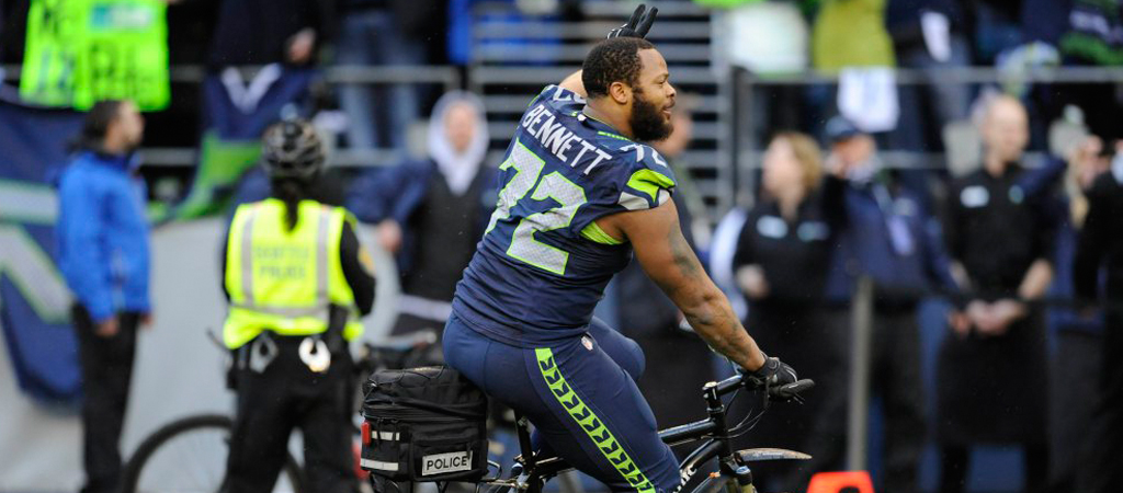 LOL michael bennett bike riding